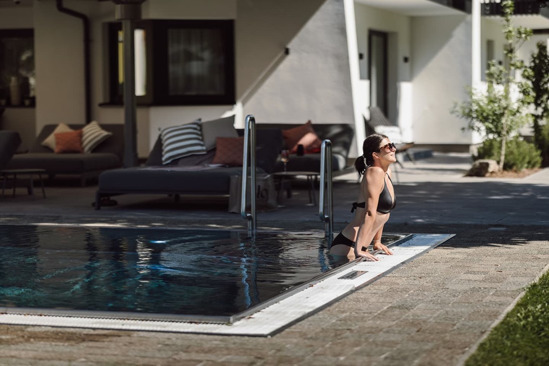 Abk&uuml;hlung im Pool