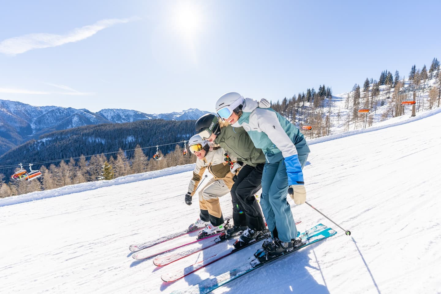Skispa&szlig; auf den Pisten in Flachau im Snow Space Salzburg auf perfekt pr&auml;parierten Pisten
