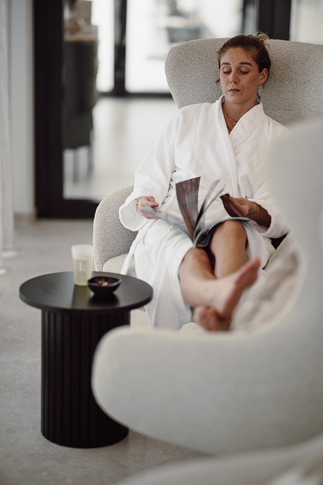 Relaxen und es sich gut gehen lassen im Ruheraum im Wellnessbereich