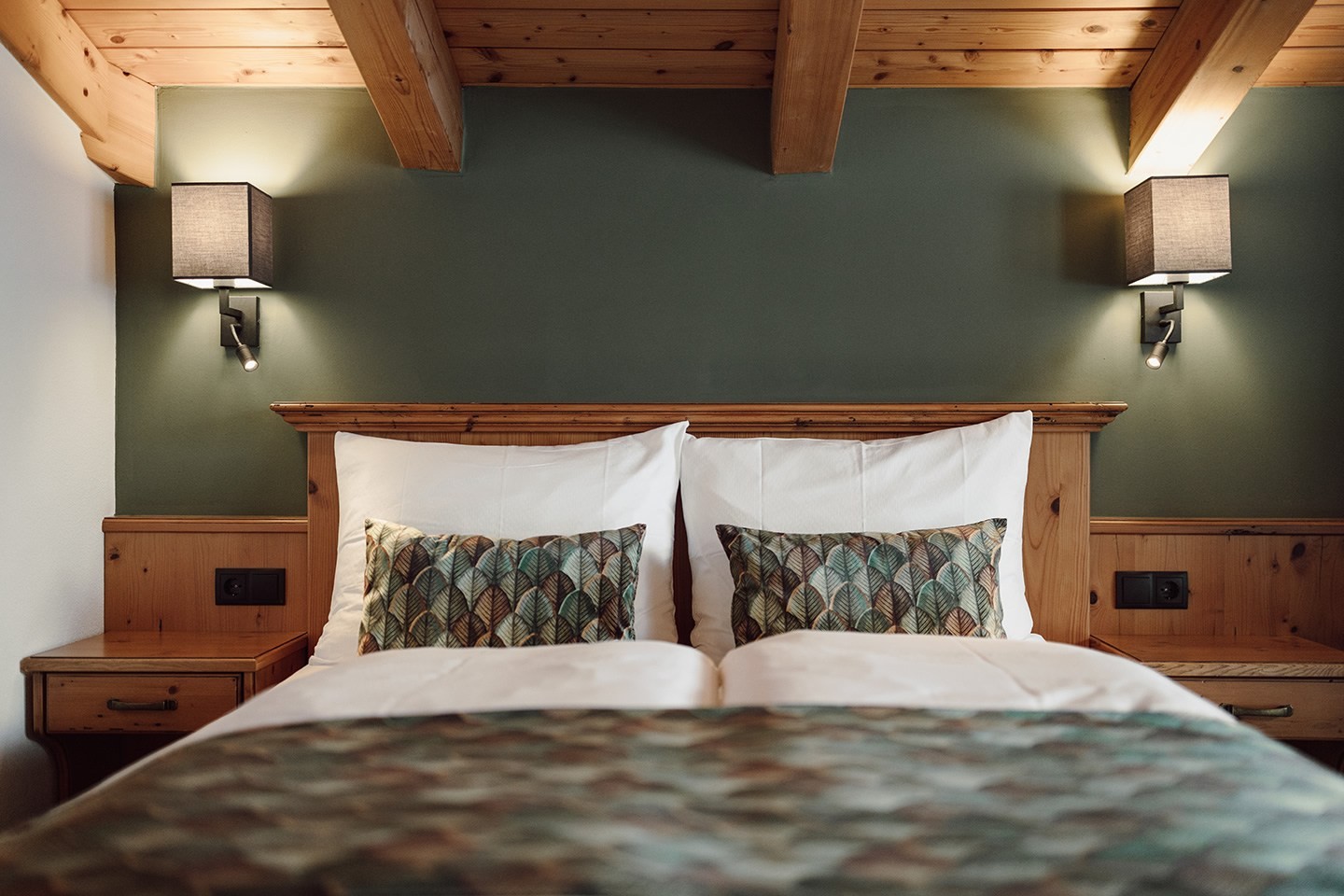 Detailansicht Doppelbett Dachzimmer Standard